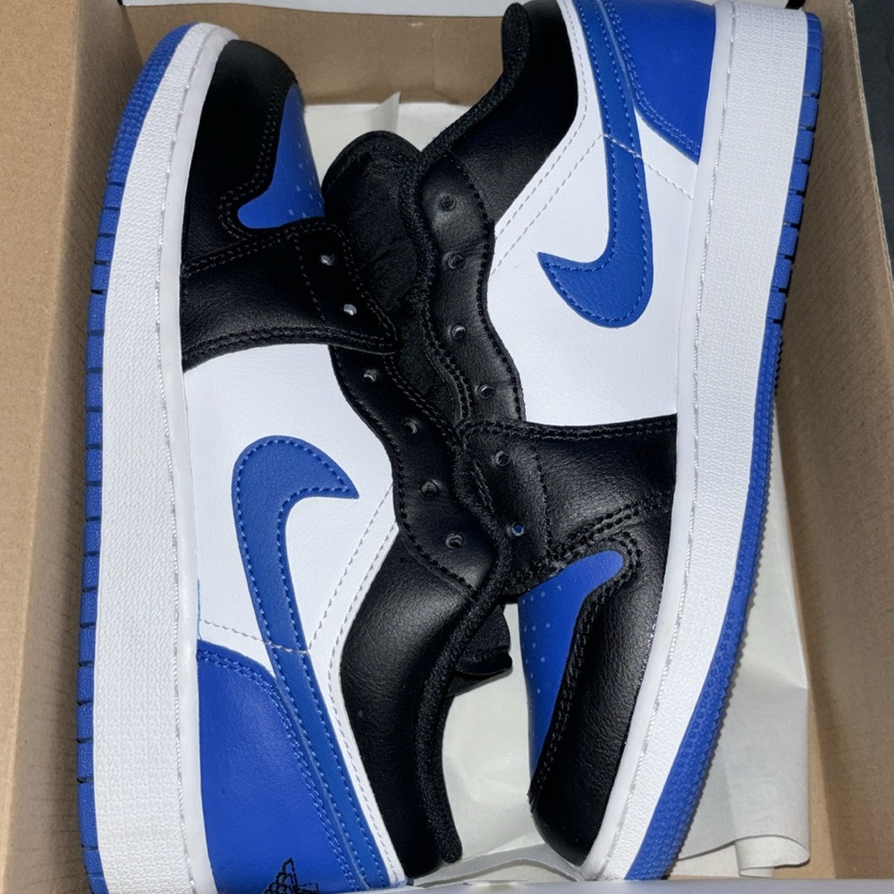 air jordan 1 low royal blues size 5 youth